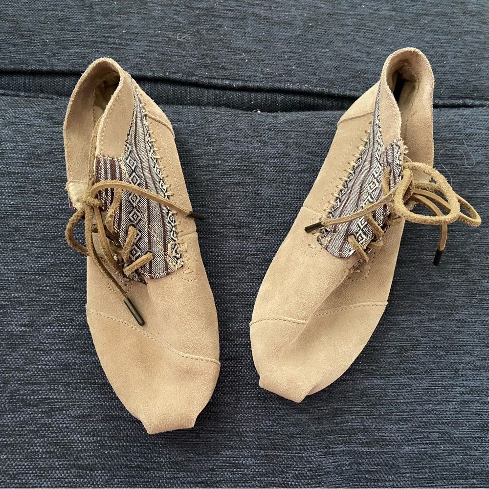 Toms Tan Lace Up Aztec Boots 7.5 Nearly New